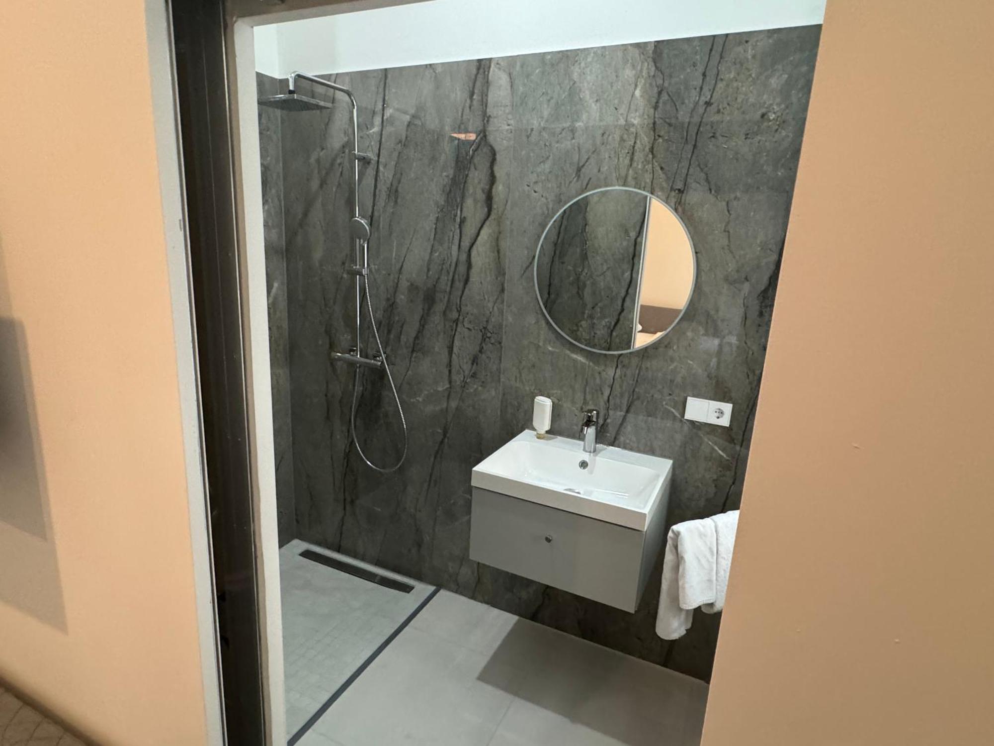Luxurious Apartment In The Centre Of Wenen Buitenkant foto
